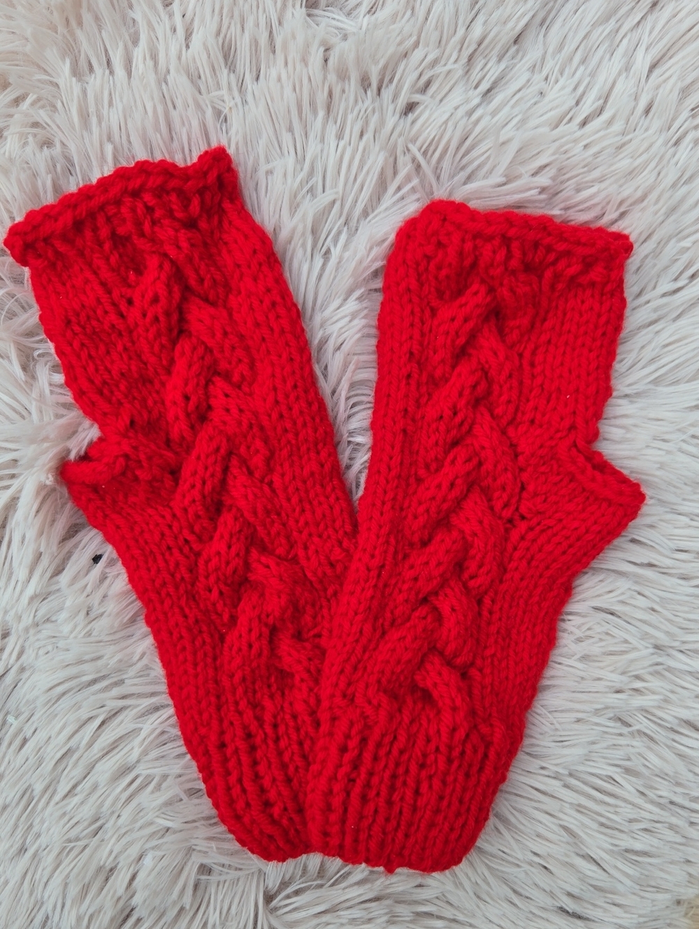 * NEW Handmade Handknit Brigjt Red Cable Knit Wrist Warmers Mttens Gloves